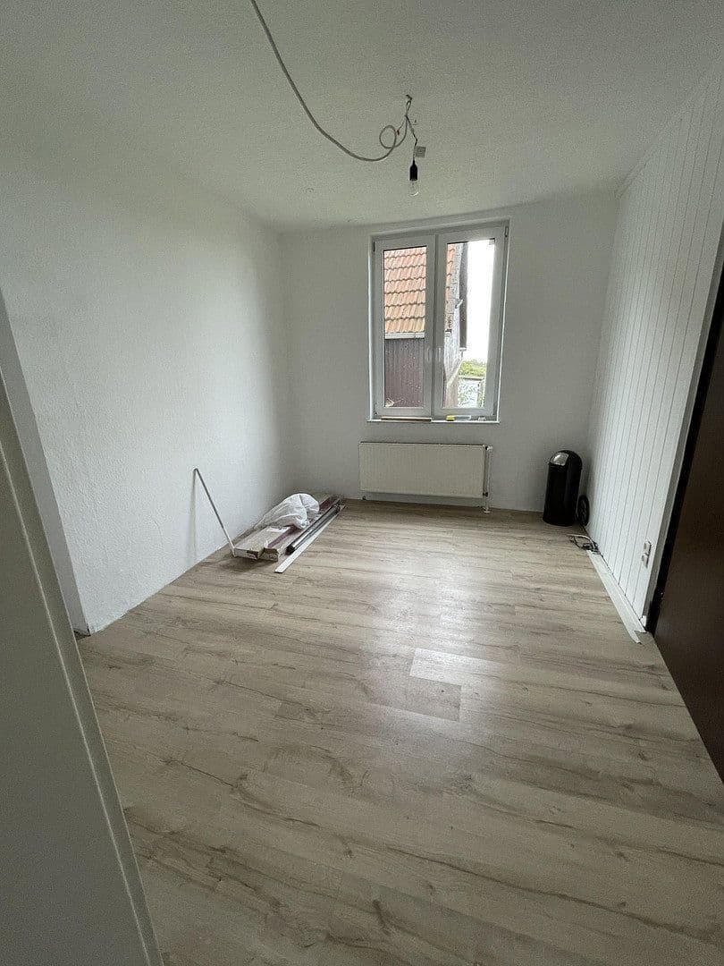 Prenájom bytu 2-izbový 70 m², Landstraße 47, Barsinghausen, Dolné Sasko Prenájom bytu 2-izbový 70 m², Landstraße 47, Barsinghausen, Dolné Sasko