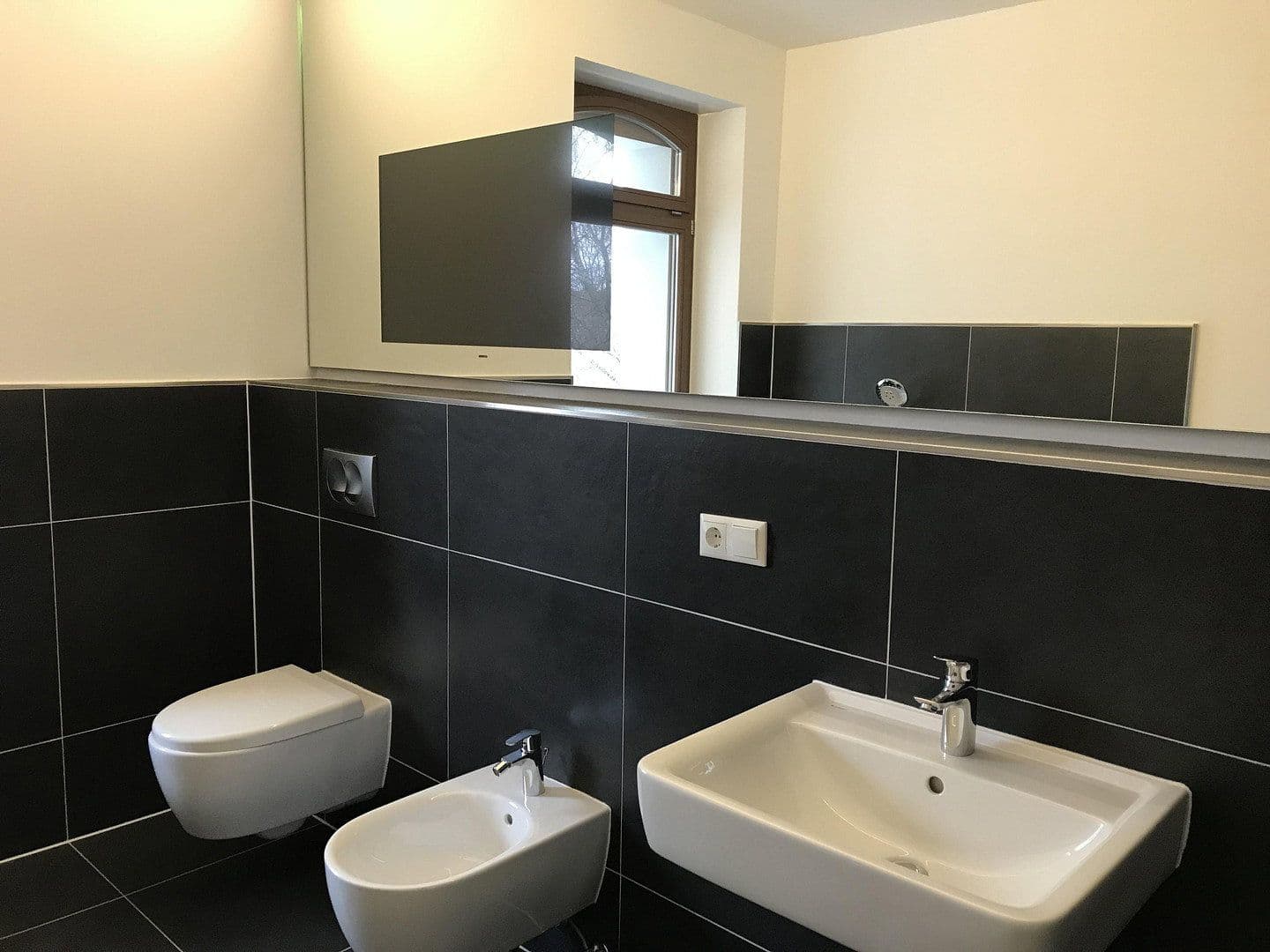 Prenájom bytu 2-izbový 98 m², Chemnitz, Sasko Prenájom bytu 2-izbový 98 m², Chemnitz, Sasko