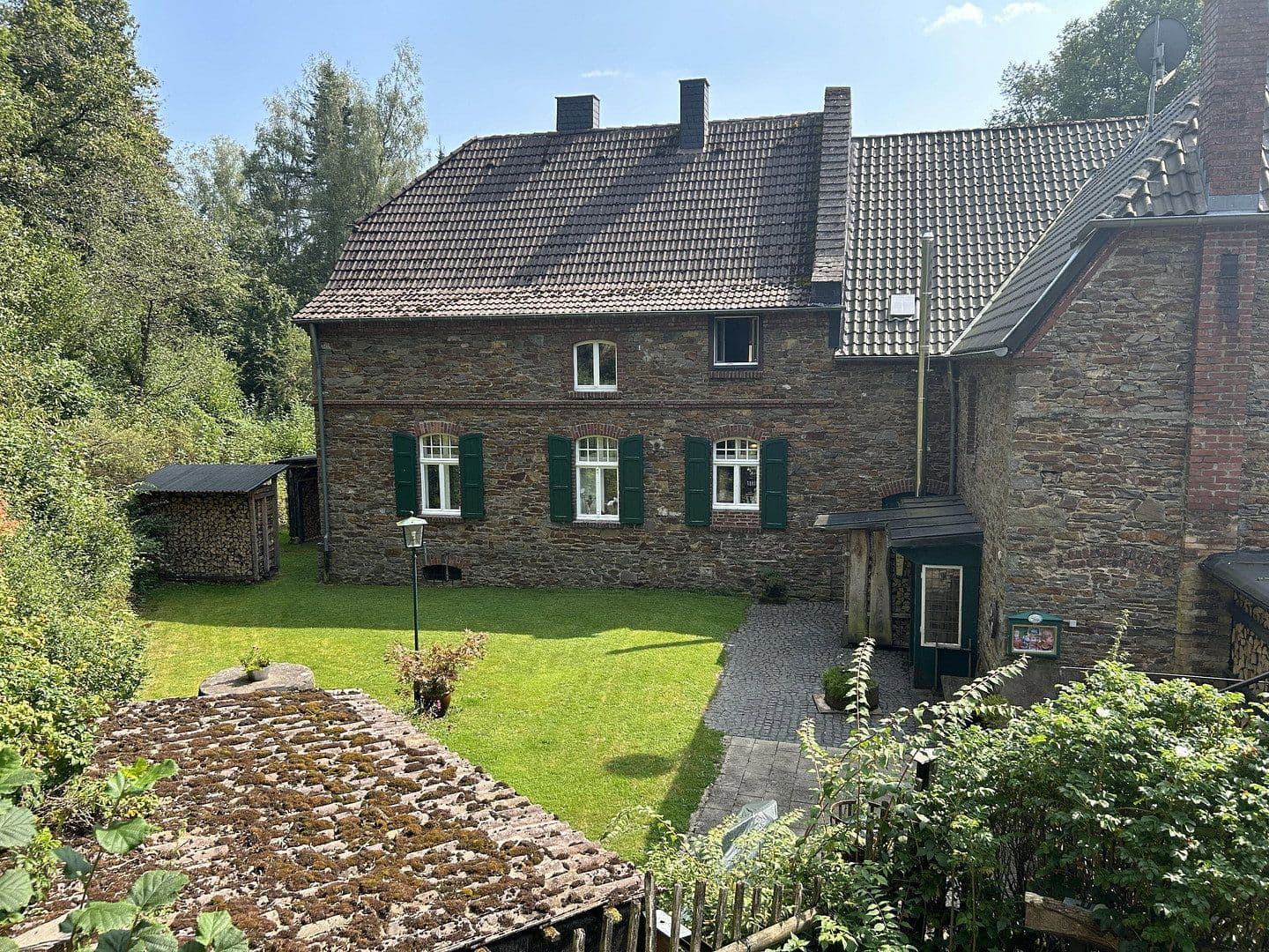 Predaj domu 220 m², pozemek 2.373 m², Hellenthal, Severné Porýnie - Westfálsko Predaj domu 220 m², pozemek 2.373 m², Hellenthal, Severné Porýnie - Westfálsko