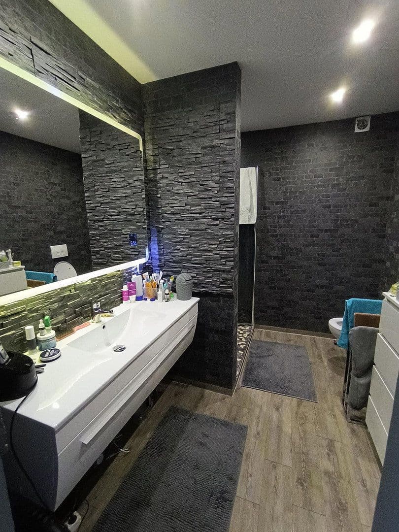 Predaj domu 356 m², pozemek 1.039 m², Swisttal, Severné Porýnie - Westfálsko Predaj domu 356 m², pozemek 1.039 m², Swisttal, Severné Porýnie - Westfálsko