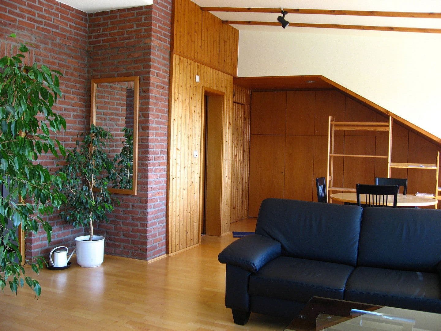 Predaj domu 283 m², pozemek 460 m², Münzenburgstraße 8, Oberursel (Taunus), Hesensko Predaj domu 283 m², pozemek 460 m², Münzenburgstraße 8, Oberursel (Taunus), Hesensko