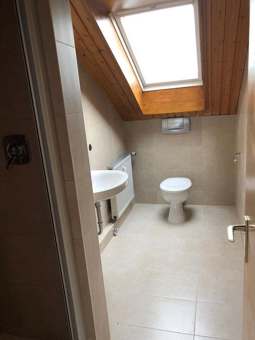 Predaj domu 283 m², pozemek 460 m², Münzenburgstraße 8, Oberursel (Taunus), Hesensko Predaj domu 283 m², pozemek 460 m², Münzenburgstraße 8, Oberursel (Taunus), Hesensko