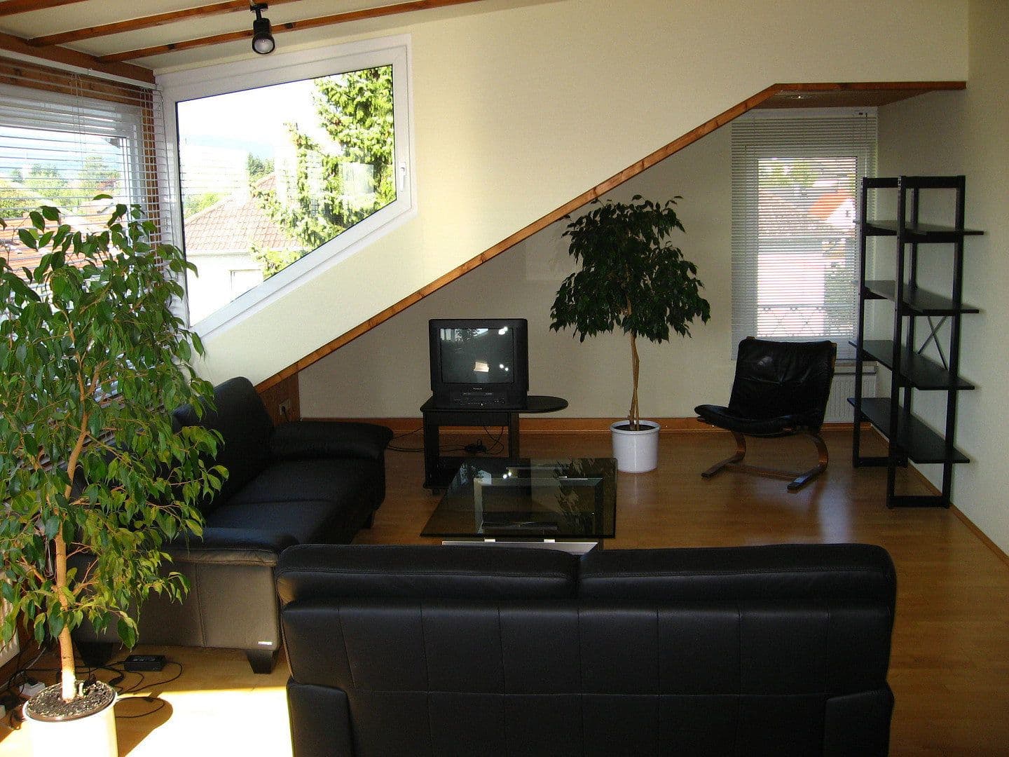 Predaj domu 283 m², pozemek 460 m², Münzenburgstraße 8, Oberursel (Taunus), Hesensko Predaj domu 283 m², pozemek 460 m², Münzenburgstraße 8, Oberursel (Taunus), Hesensko