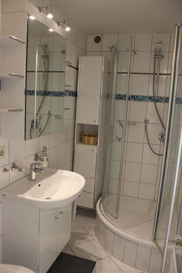 Prenájom bytu 2-izbový 45 m², Uhingen, Bádensko-Wurttembersko Prenájom bytu 2-izbový 45 m², Uhingen, Bádensko-Wurttembersko