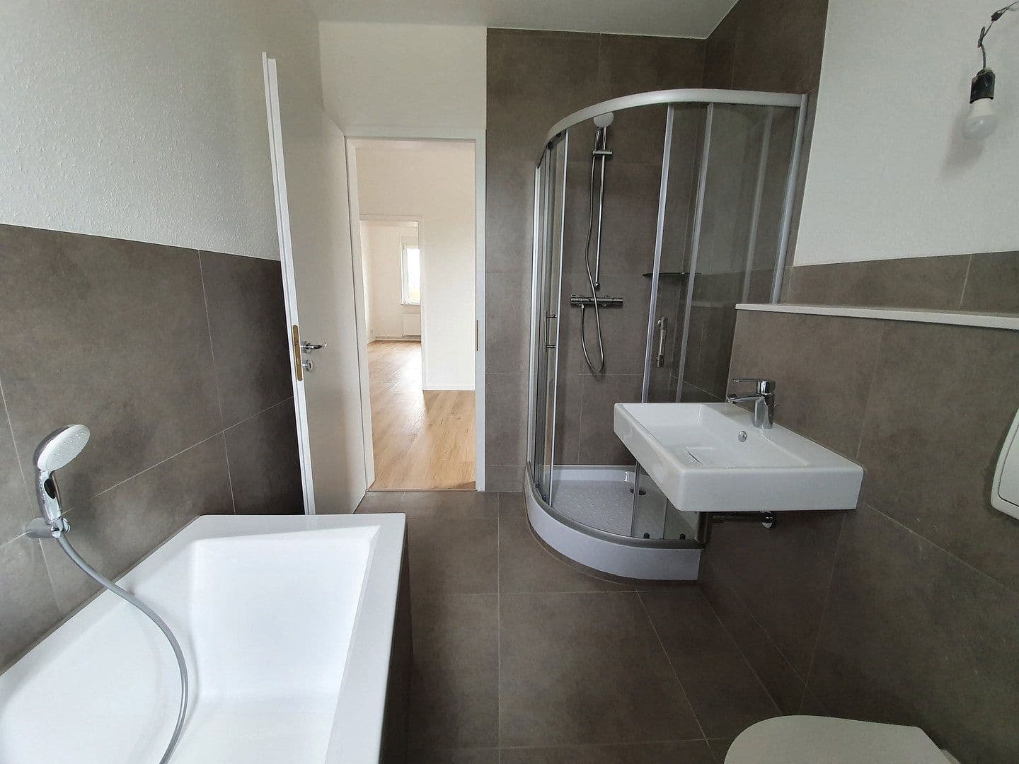 Prenájom bytu 2-izbový 81 m², Lindenstraße 32, Velten, Brandenbursko Prenájom bytu 2-izbový 81 m², Lindenstraße 32, Velten, Brandenbursko