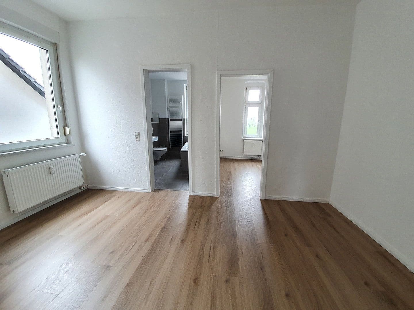 Prenájom bytu 2-izbový 81 m², Lindenstraße 32, Velten, Brandenbursko Prenájom bytu 2-izbový 81 m², Lindenstraße 32, Velten, Brandenbursko