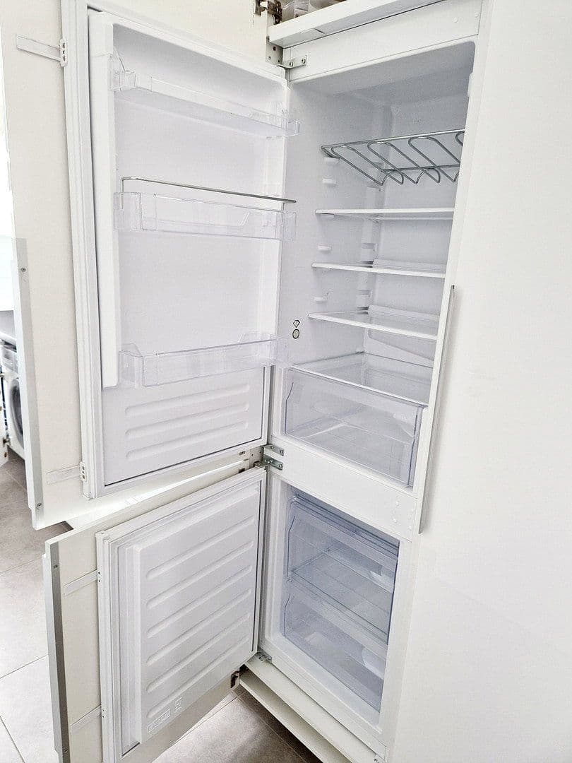 Prenájom bytu 2-izbový 81 m², Lindenstraße 32, Velten, Brandenbursko Prenájom bytu 2-izbový 81 m², Lindenstraße 32, Velten, Brandenbursko