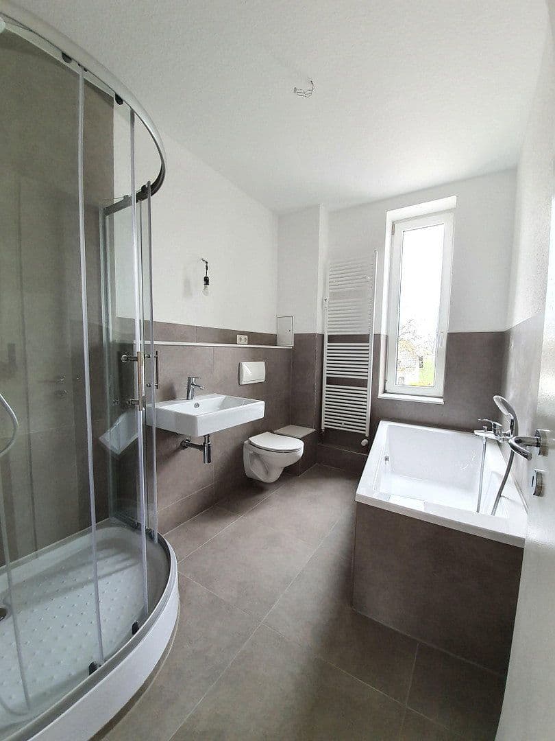 Prenájom bytu 2-izbový 81 m², Lindenstraße 32, Velten, Brandenbursko Prenájom bytu 2-izbový 81 m², Lindenstraße 32, Velten, Brandenbursko