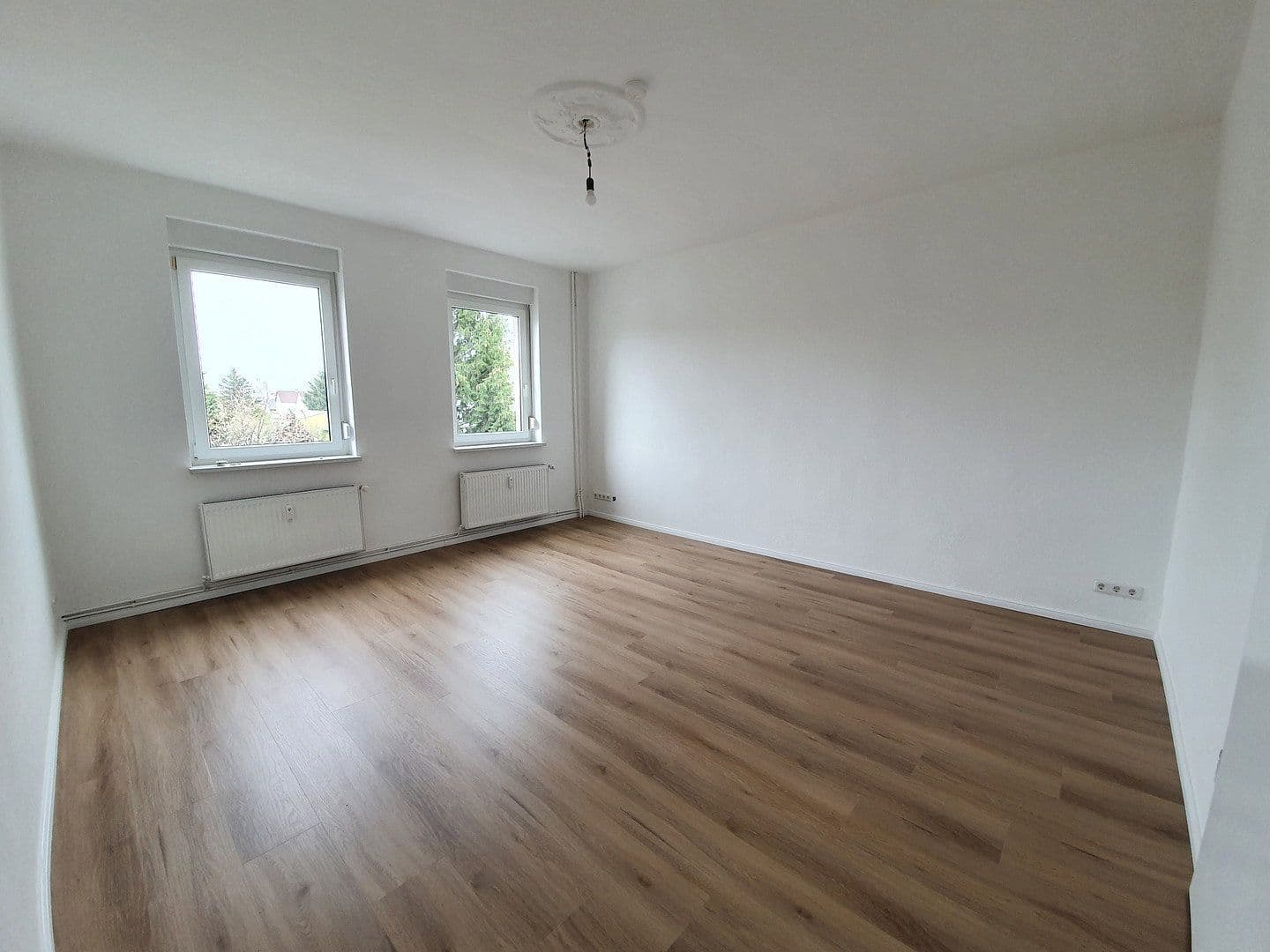 Prenájom bytu 2-izbový 81 m², Lindenstraße 32, Velten, Brandenbursko Prenájom bytu 2-izbový 81 m², Lindenstraße 32, Velten, Brandenbursko