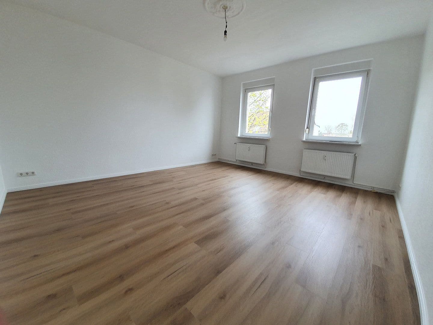 Prenájom bytu 2-izbový 81 m², Lindenstraße 32, Velten, Brandenbursko Prenájom bytu 2-izbový 81 m², Lindenstraße 32, Velten, Brandenbursko
