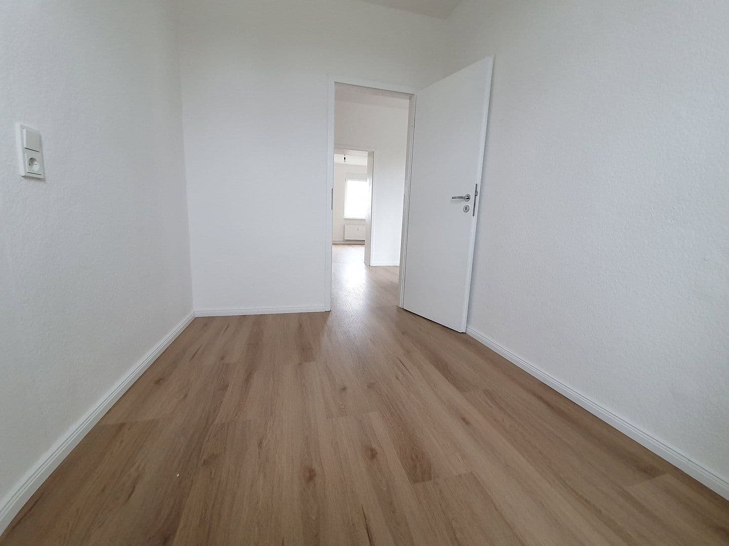 Prenájom bytu 2-izbový 81 m², Lindenstraße 32, Velten, Brandenbursko Prenájom bytu 2-izbový 81 m², Lindenstraße 32, Velten, Brandenbursko