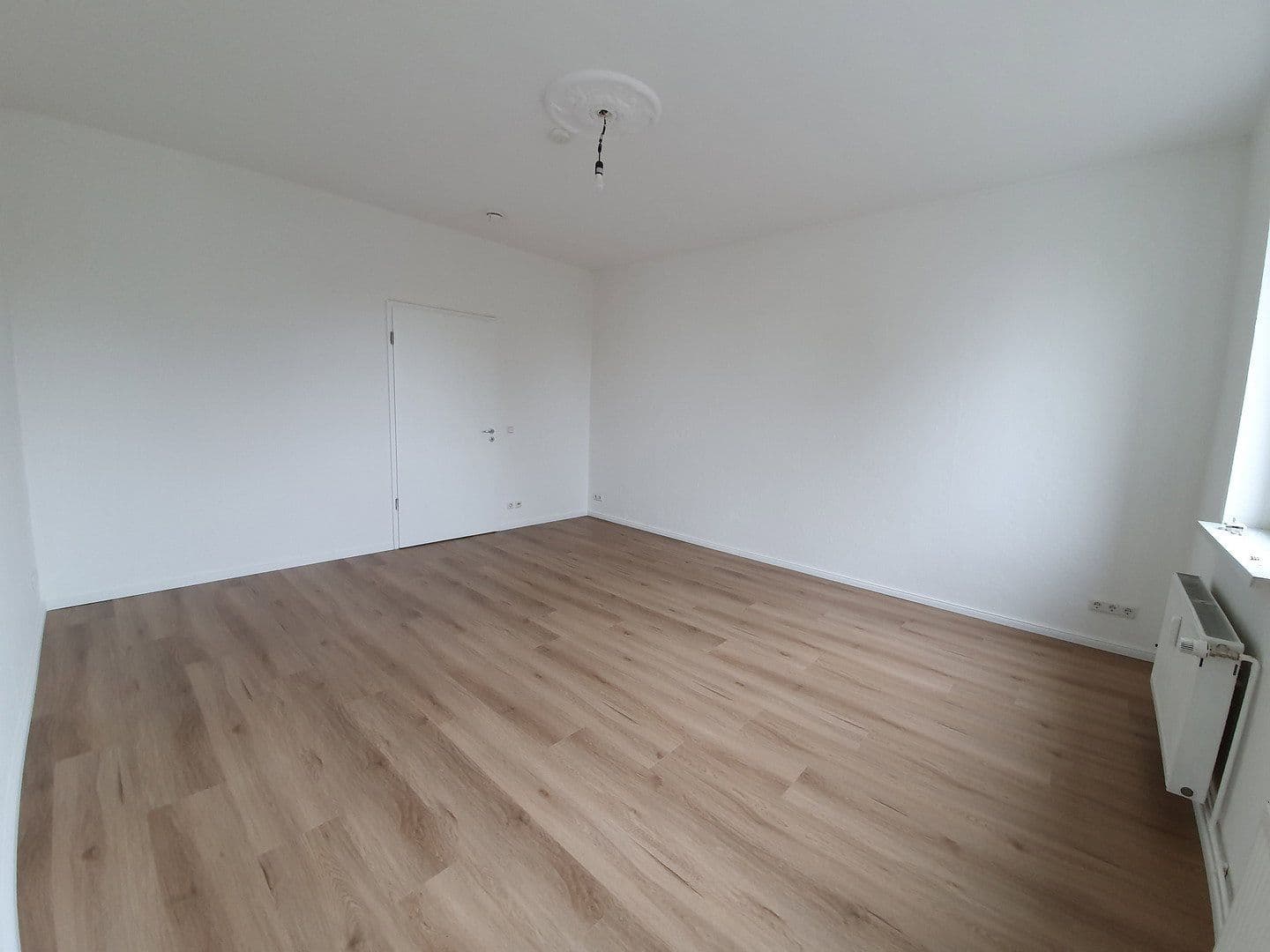 Prenájom bytu 2-izbový 81 m², Lindenstraße 32, Velten, Brandenbursko Prenájom bytu 2-izbový 81 m², Lindenstraße 32, Velten, Brandenbursko