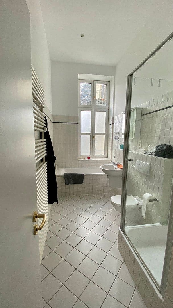 Prenájom bytu 3-izbový 116 m², Albrechtstraße, Berlin, Berlín Prenájom bytu 3-izbový 116 m², Albrechtstraße, Berlin, Berlín