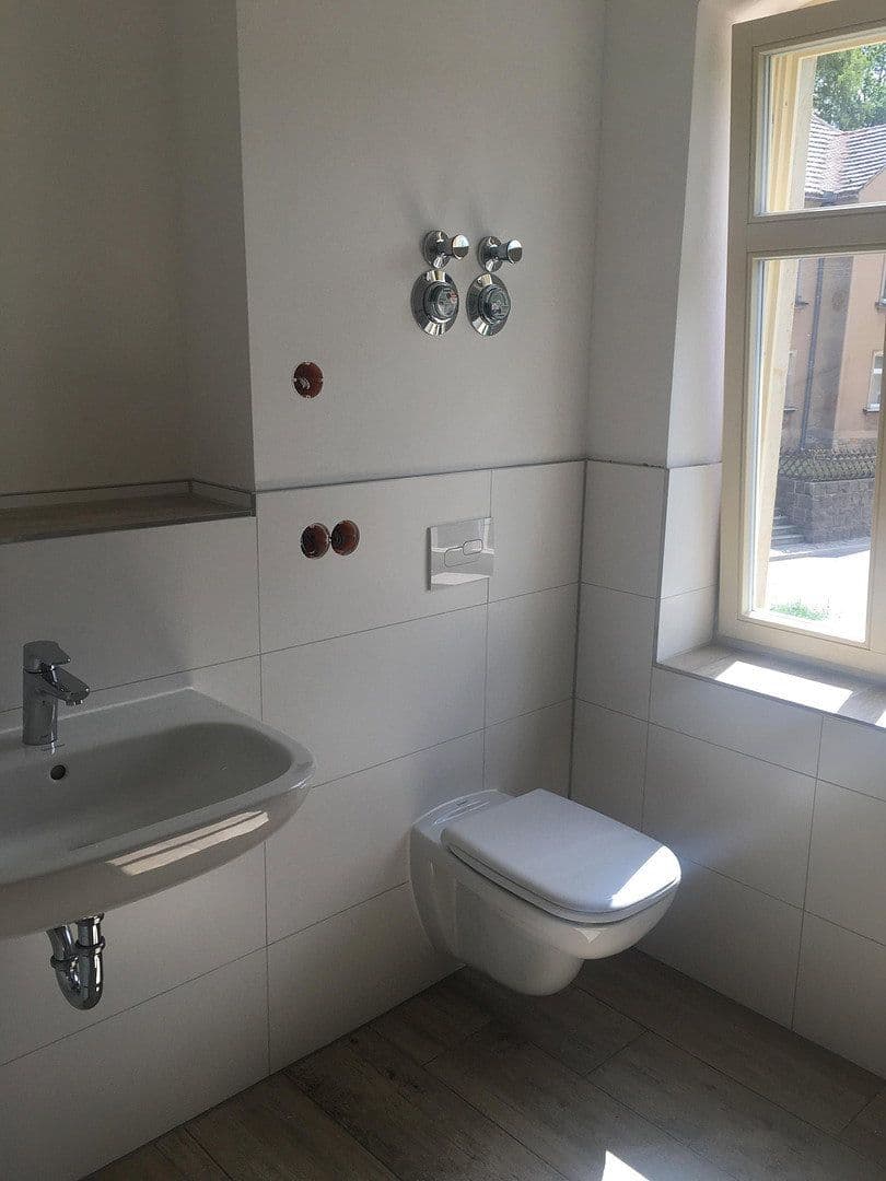 Prenájom bytu 4-izbový 110 m², Pirnaer Landstraße 14, Stolpen, Sasko Prenájom bytu 4-izbový 110 m², Pirnaer Landstraße 14, Stolpen, Sasko