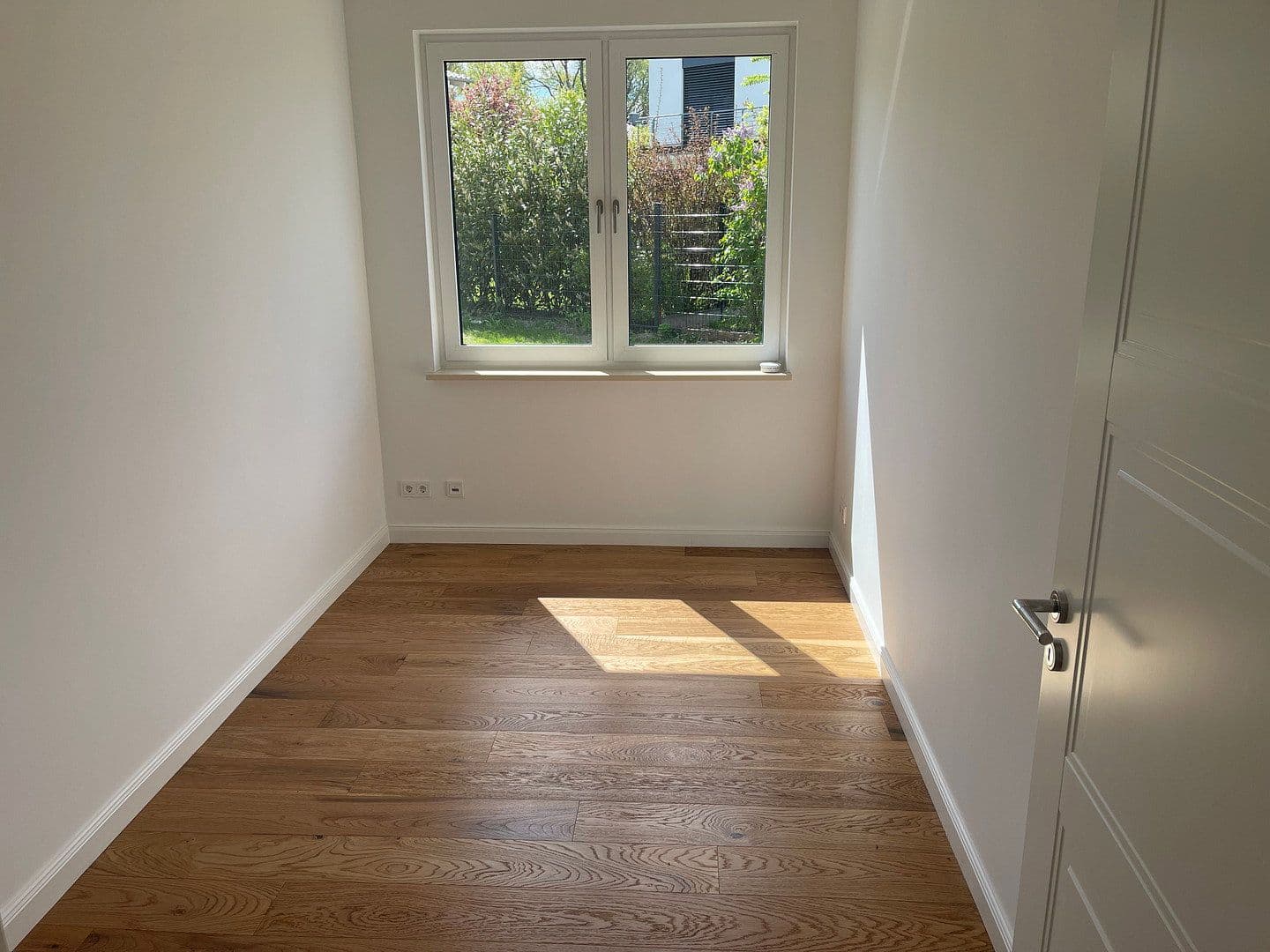 Prenájom bytu 3-izbový 105 m², Berlin, Berlín Prenájom bytu 3-izbový 105 m², Berlin, Berlín