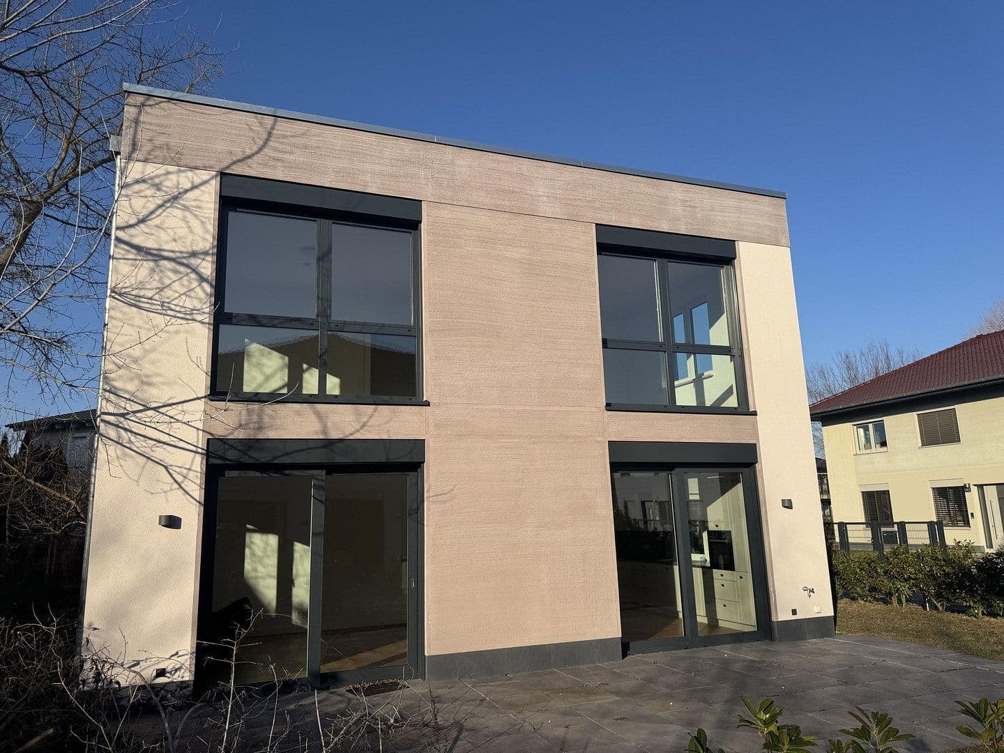 Prenájom bytu 3-izbový 105 m², Berlin, Berlín Prenájom bytu 3-izbový 105 m², Berlin, Berlín