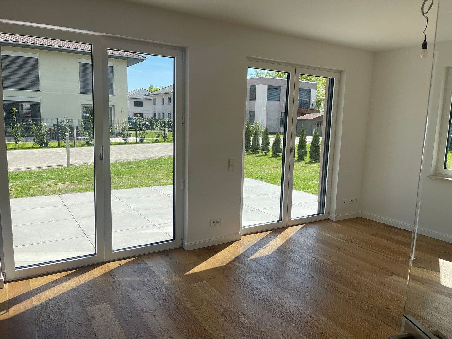 Prenájom bytu 3-izbový 105 m², Berlin, Berlín Prenájom bytu 3-izbový 105 m², Berlin, Berlín