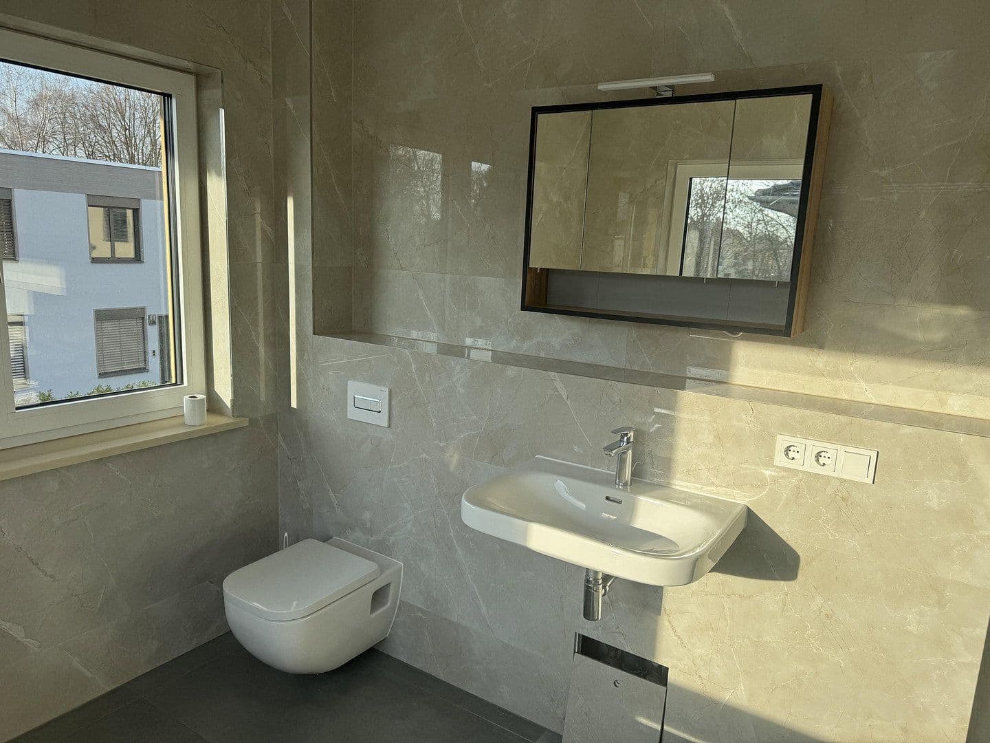 Prenájom bytu 3-izbový 89 m², Berlin, Berlín Prenájom bytu 3-izbový 89 m², Berlin, Berlín