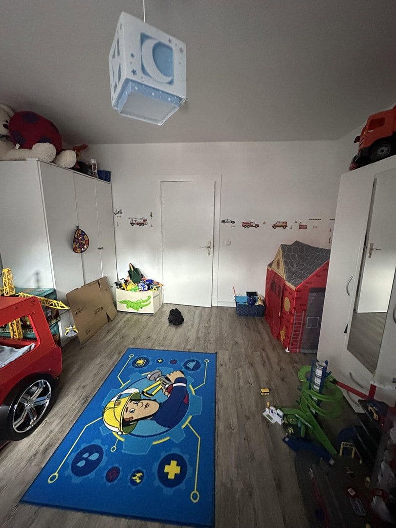 Prenájom bytu 3-izbový 70 m², Itzehoe, Šlezvicko-Holštajnsko Prenájom bytu 3-izbový 70 m², Itzehoe, Šlezvicko-Holštajnsko