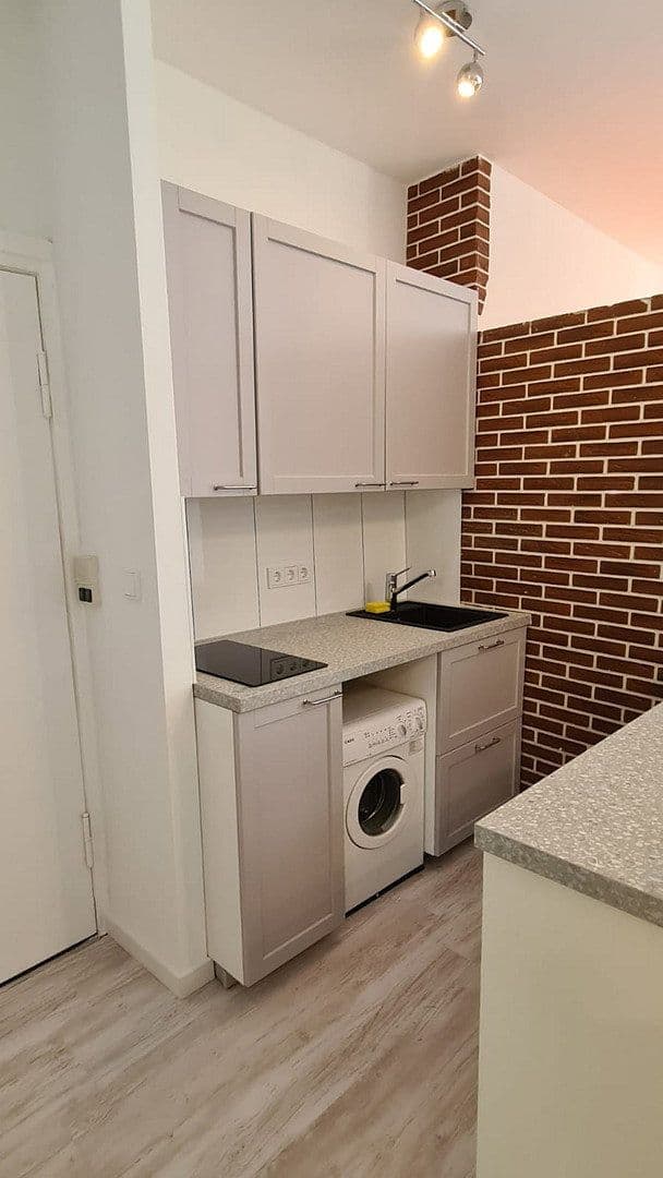 Prenájom bytu 1-izbový 35 m², Fredericiastrass 3, Berlin, Berlín Prenájom bytu 1-izbový 35 m², Fredericiastrass 3, Berlin, Berlín