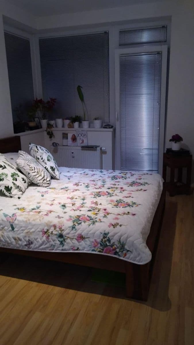 Prenájom bytu 2-izbový 46 m², Pod Harfou, Praha, Praha Prenájom bytu 2-izbový 46 m², Pod Harfou, Praha, Praha