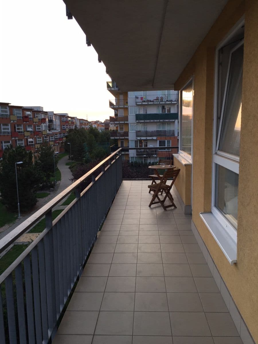 Prenájom bytu 2-izbový 46 m², Pod Harfou, Praha, Praha Prenájom bytu 2-izbový 46 m², Pod Harfou, Praha, Praha