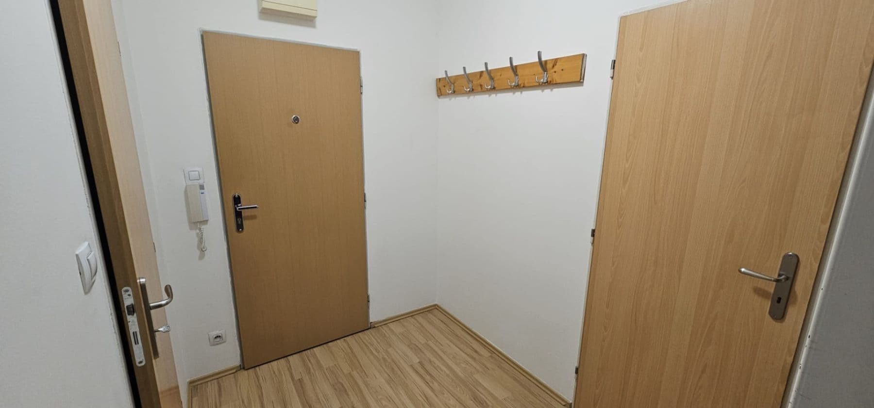 Prenájom bytu 2-izbový 46 m², Pod Harfou, Praha, Praha Prenájom bytu 2-izbový 46 m², Pod Harfou, Praha, Praha
