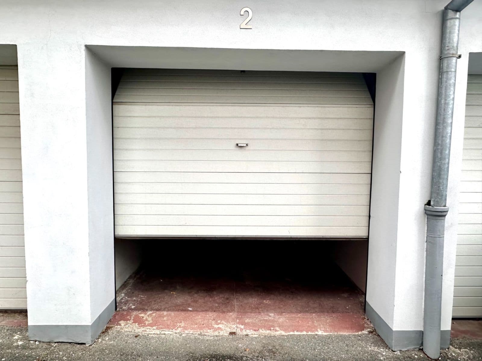 Prenájom garáže 15 m², Hodonínská, Praha, Praha Prenájom garáže 15 m², Hodonínská, Praha, Praha