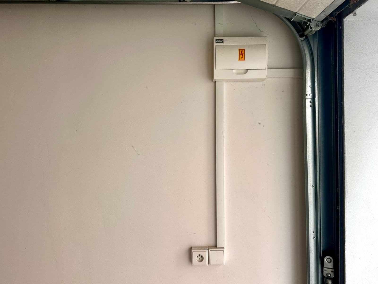 Prenájom garáže 15 m², Hodonínská, Praha, Praha Prenájom garáže 15 m², Hodonínská, Praha, Praha