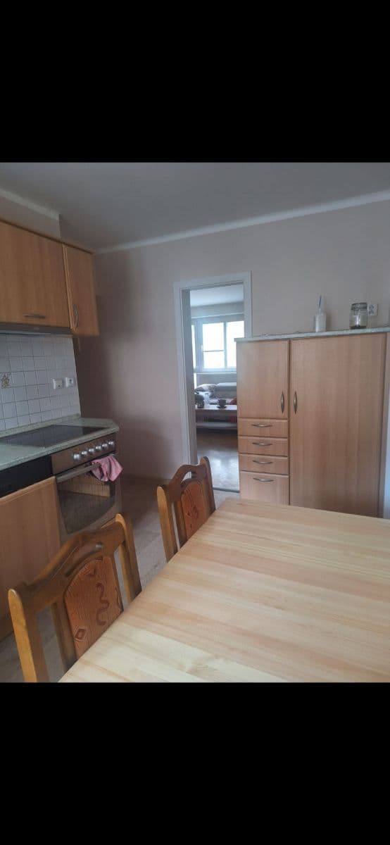 Prenájom bytu 3-izbový 76 m², Československé armády, Přelouč, Pardubický kraj Prenájom bytu 3-izbový 76 m², Československé armády, Přelouč, Pardubický kraj