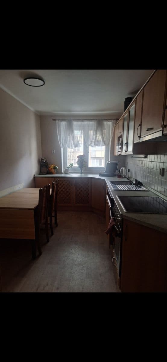 Prenájom bytu 3-izbový 76 m², Československé armády, Přelouč, Pardubický kraj Prenájom bytu 3-izbový 76 m², Československé armády, Přelouč, Pardubický kraj