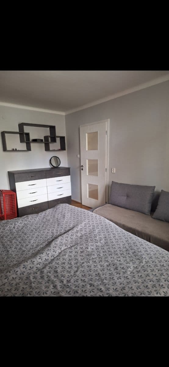 Prenájom bytu 3-izbový 76 m², Československé armády, Přelouč, Pardubický kraj Prenájom bytu 3-izbový 76 m², Československé armády, Přelouč, Pardubický kraj