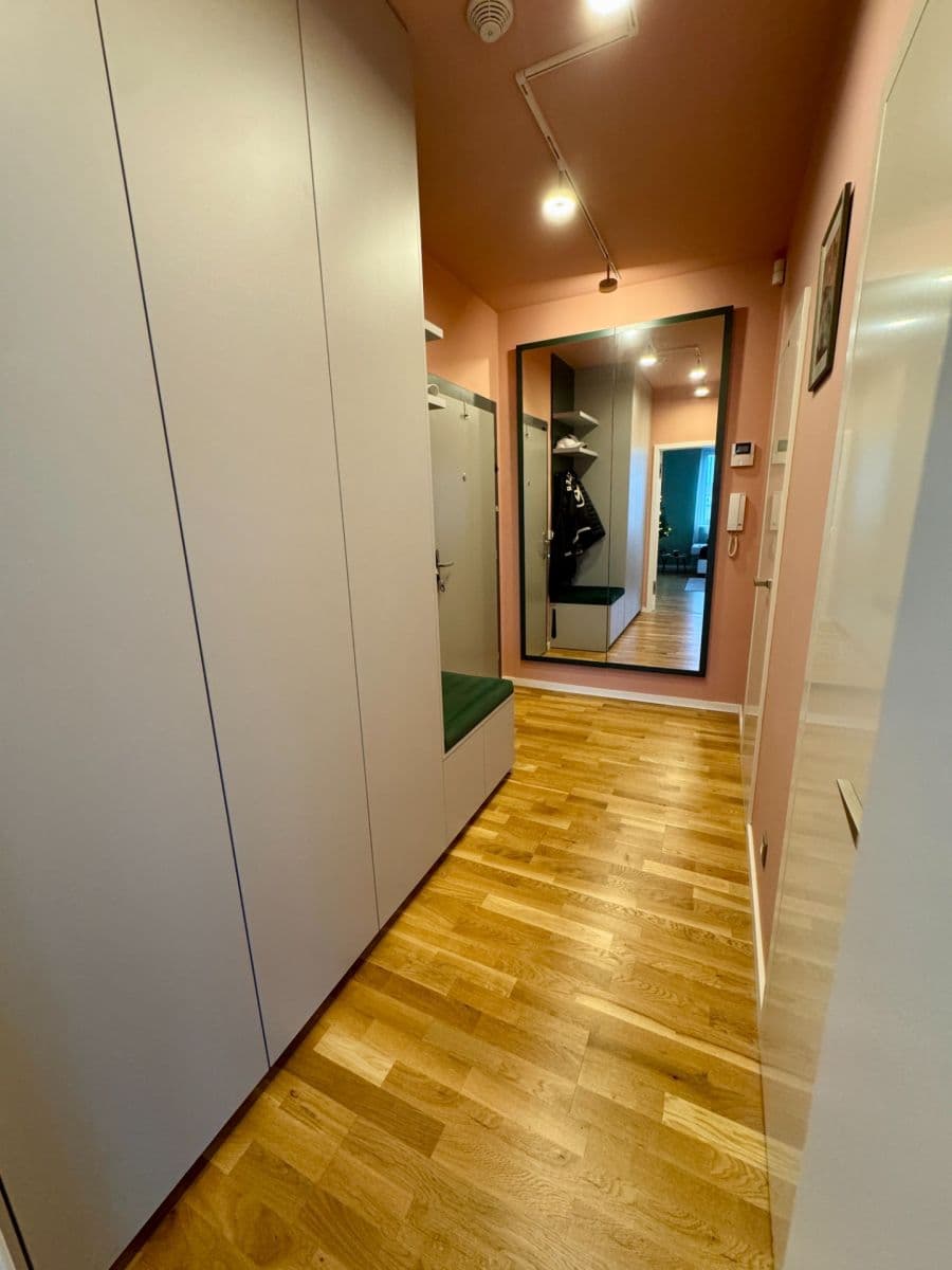 Prenájom bytu 2-izbový 63 m², Na Farkáně Ⅰ, Praha, Praha Prenájom bytu 2-izbový 63 m², Na Farkáně Ⅰ, Praha, Praha