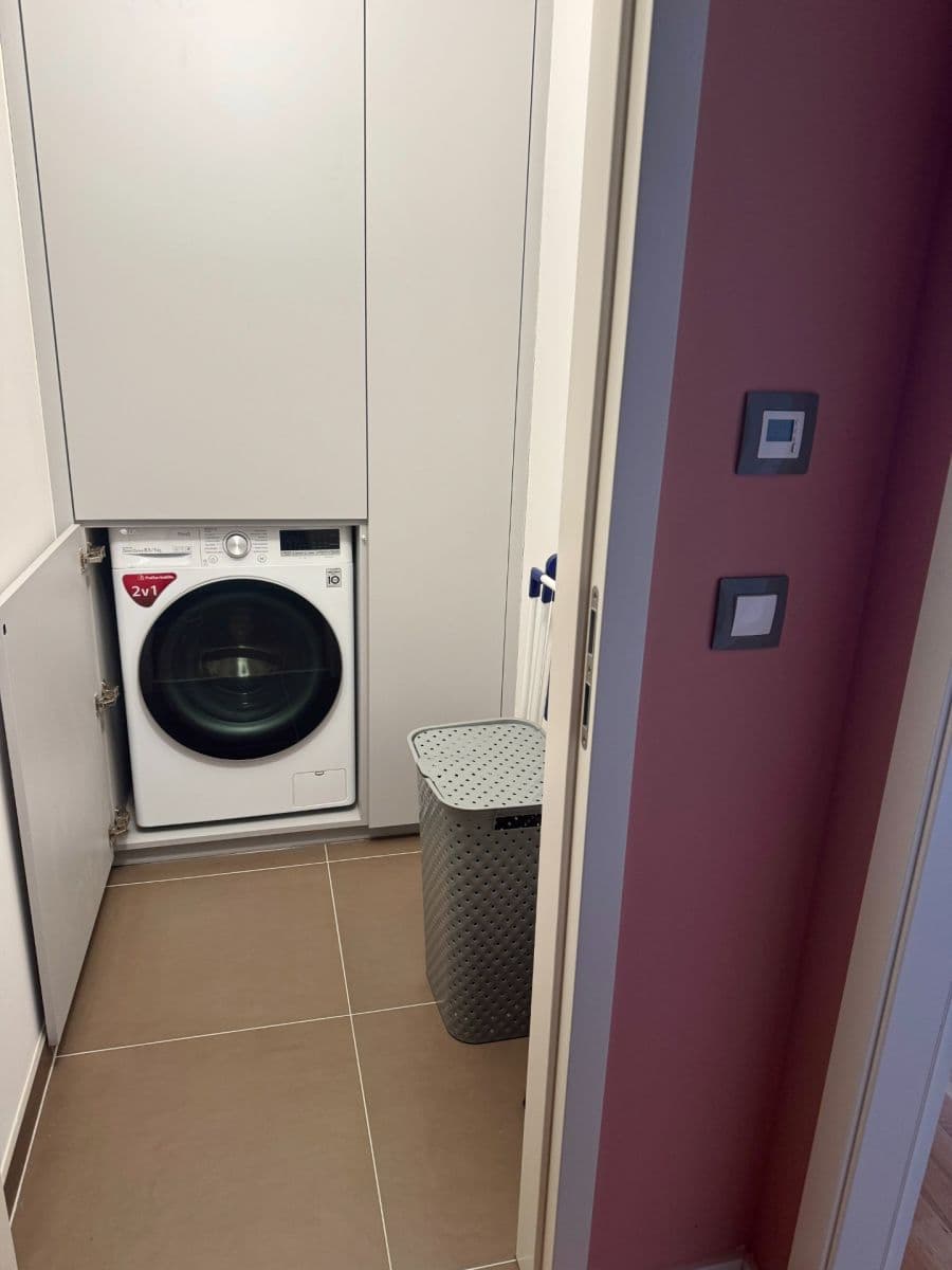 Prenájom bytu 2-izbový 63 m², Na Farkáně Ⅰ, Praha, Praha Prenájom bytu 2-izbový 63 m², Na Farkáně Ⅰ, Praha, Praha