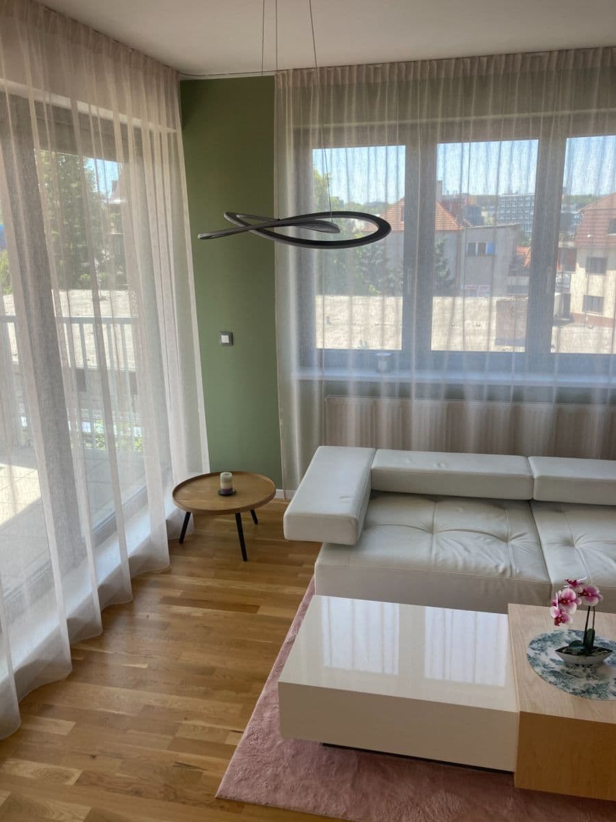 Prenájom bytu 2-izbový 63 m², Na Farkáně Ⅰ, Praha, Praha Prenájom bytu 2-izbový 63 m², Na Farkáně Ⅰ, Praha, Praha