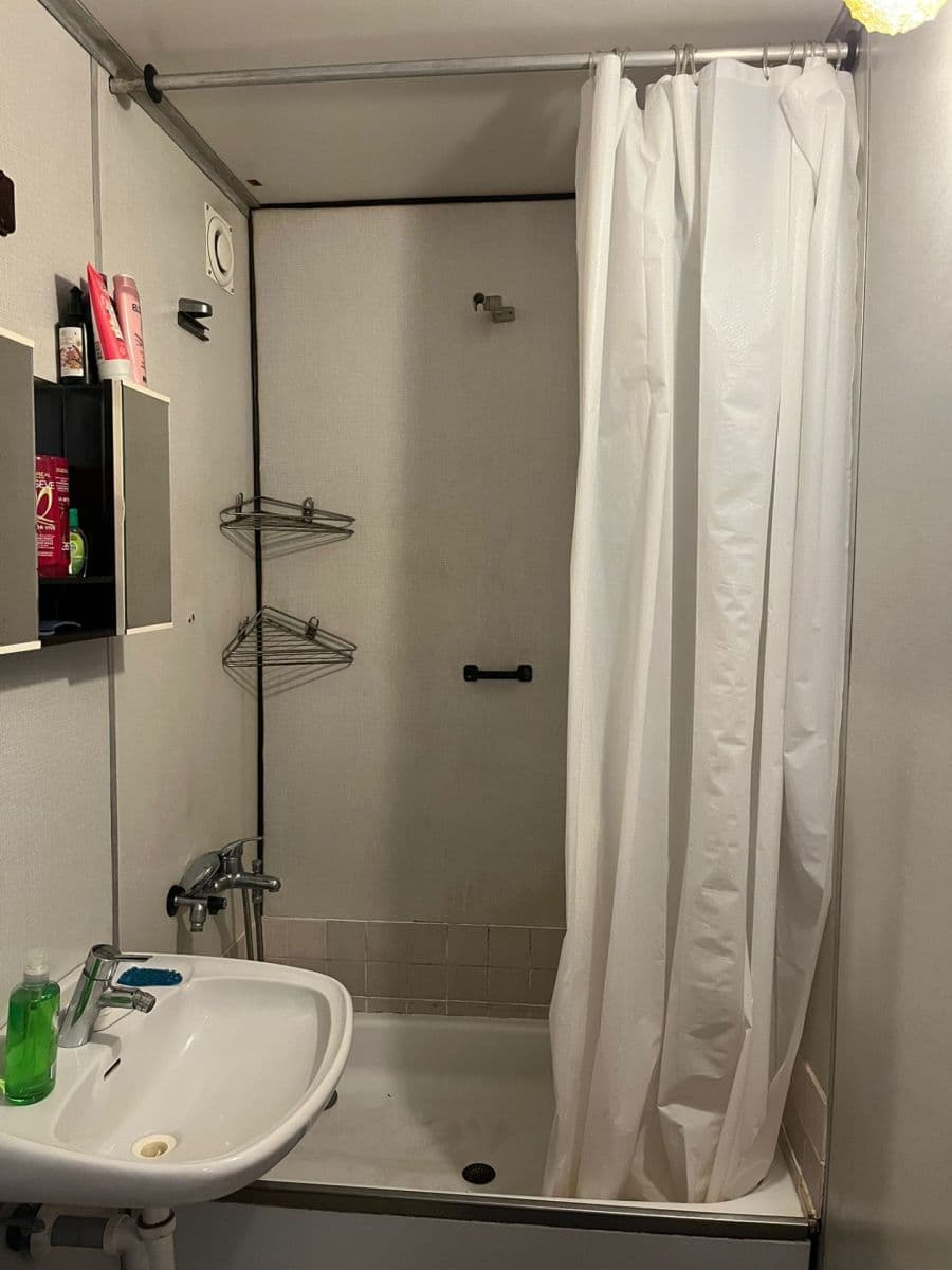 Prenájom bytu 2-izbový 43 m², Doležalova, Praha, Praha Prenájom bytu 2-izbový 43 m², Doležalova, Praha, Praha