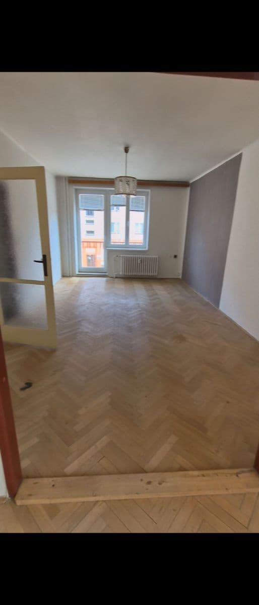Prenájom bytu 3-izbový 81 m², třída Osvobození, Příbram, Středočeský kraj Prenájom bytu 3-izbový 81 m², třída Osvobození, Příbram, Středočeský kraj
