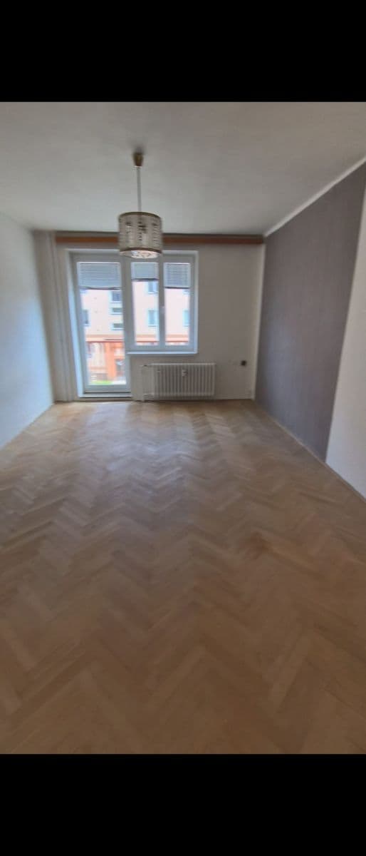 Prenájom bytu 3-izbový 81 m², třída Osvobození, Příbram, Středočeský kraj Prenájom bytu 3-izbový 81 m², třída Osvobození, Příbram, Středočeský kraj