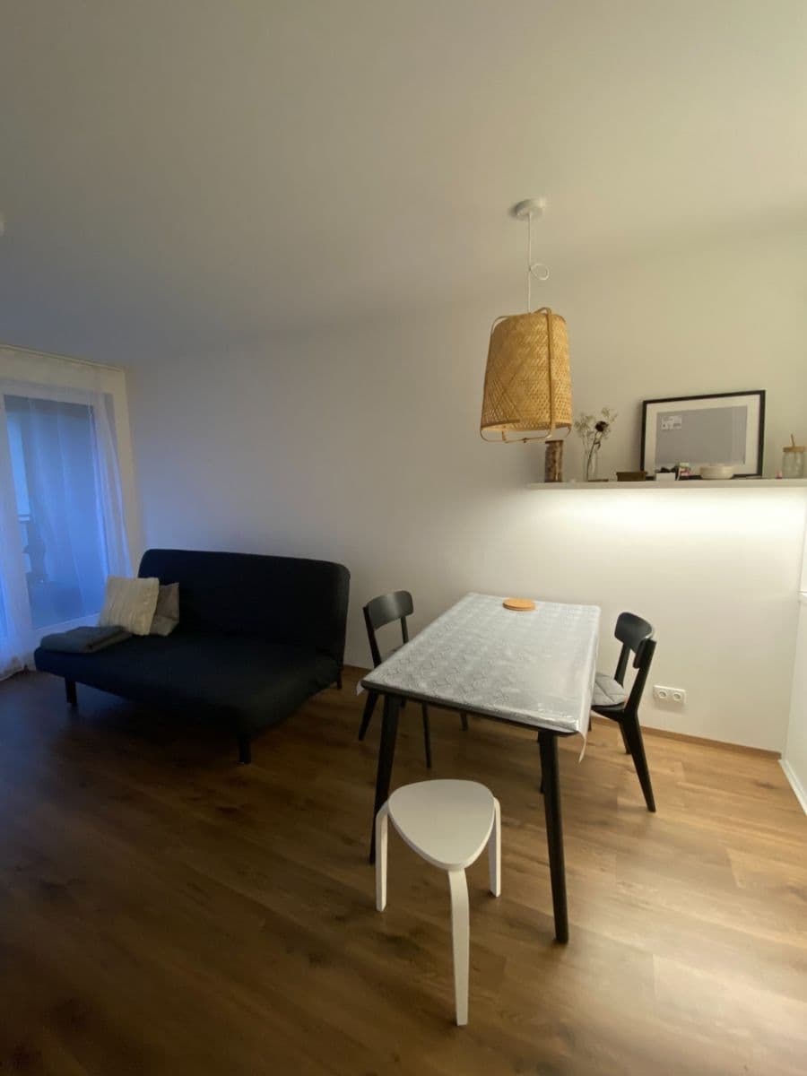 Prenájom bytu 2-izbový 62 m², Nemocniční, Plzeň, Plzeňský kraj Prenájom bytu 2-izbový 62 m², Nemocniční, Plzeň, Plzeňský kraj