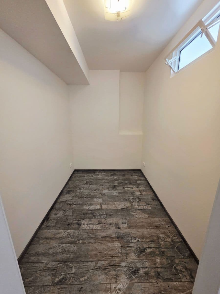 Prenájom bytu 2-izbový 55 m², Mojmírovo náměstí, Brno, Jihomoravský kraj Prenájom bytu 2-izbový 55 m², Mojmírovo náměstí, Brno, Jihomoravský kraj