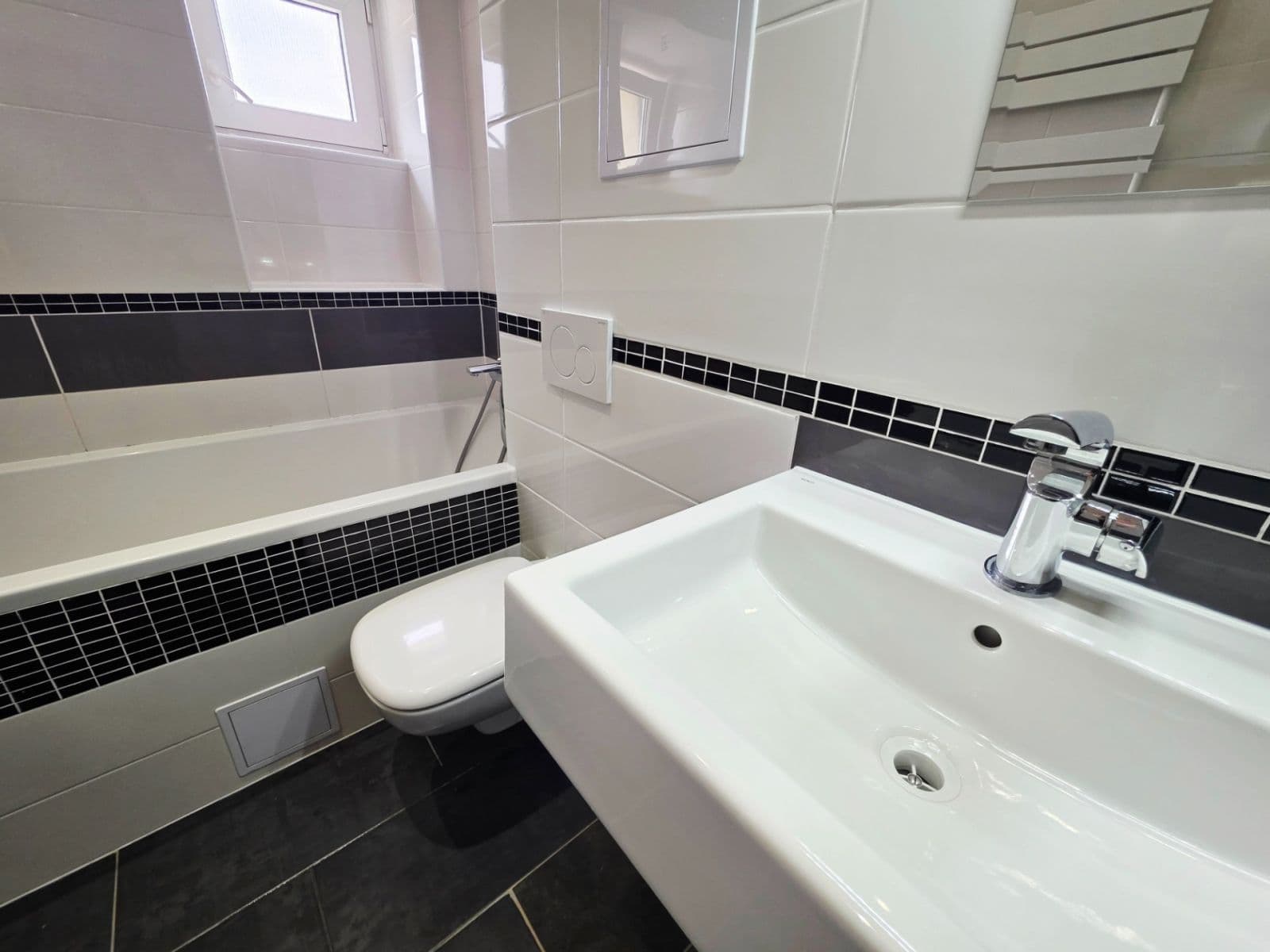 Prenájom bytu 2-izbový 55 m², Mojmírovo náměstí, Brno, Jihomoravský kraj Prenájom bytu 2-izbový 55 m², Mojmírovo náměstí, Brno, Jihomoravský kraj