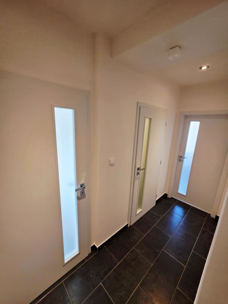 Prenájom bytu 2-izbový 55 m², Mojmírovo náměstí, Brno, Jihomoravský kraj Prenájom bytu 2-izbový 55 m², Mojmírovo náměstí, Brno, Jihomoravský kraj