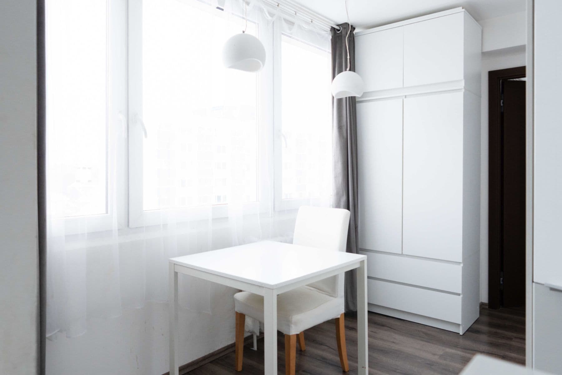 Prenájom bytu 3-izbový 74 m², K Červenému vrchu, Praha, Praha Prenájom bytu 3-izbový 74 m², K Červenému vrchu, Praha, Praha