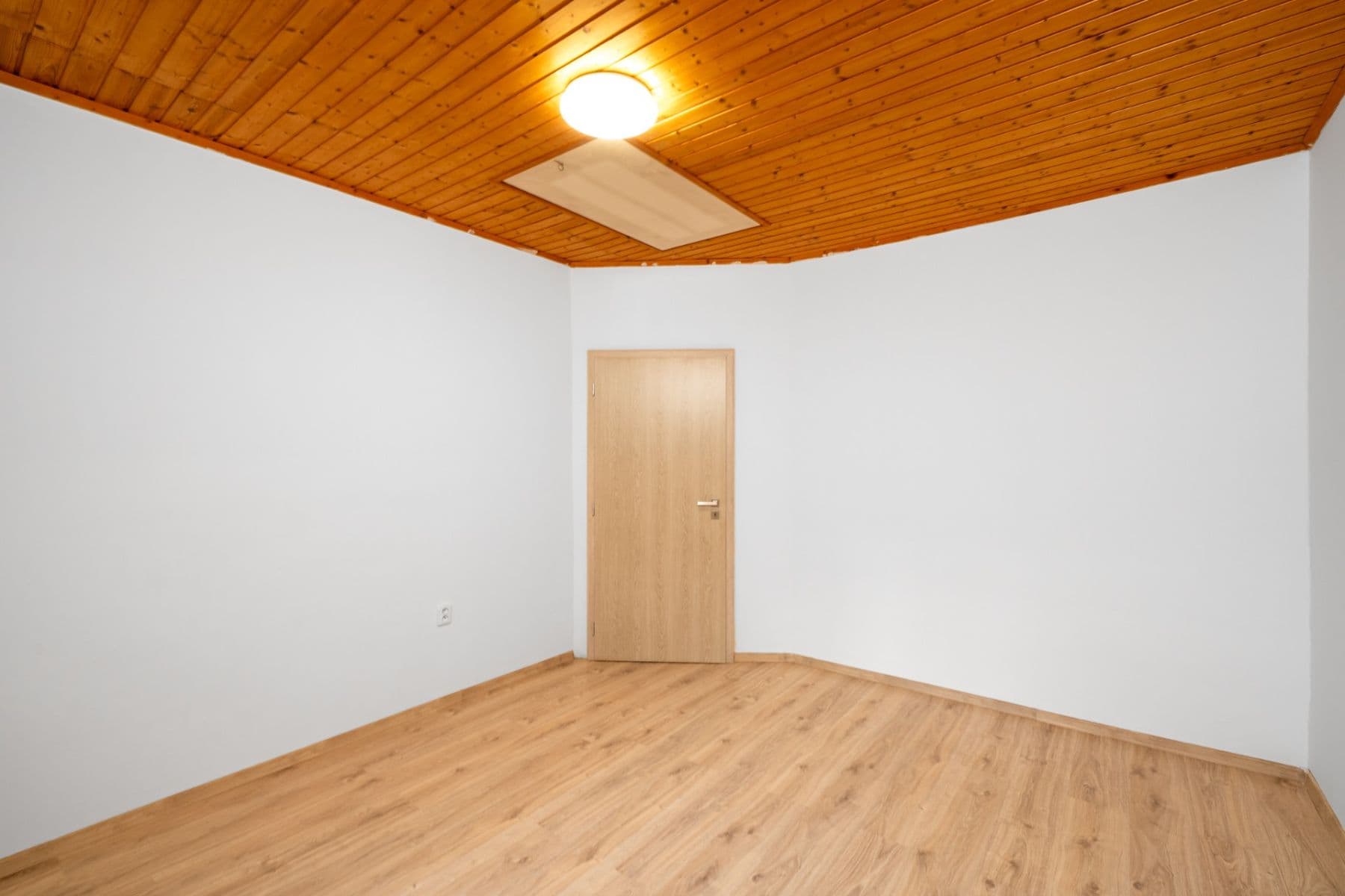 Predaj domu 80 m², pozemek 1.700 m², Bužkovská, Petřvald, Moravskoslezský kraj Predaj domu 80 m², pozemek 1.700 m², Bužkovská, Petřvald, Moravskoslezský kraj