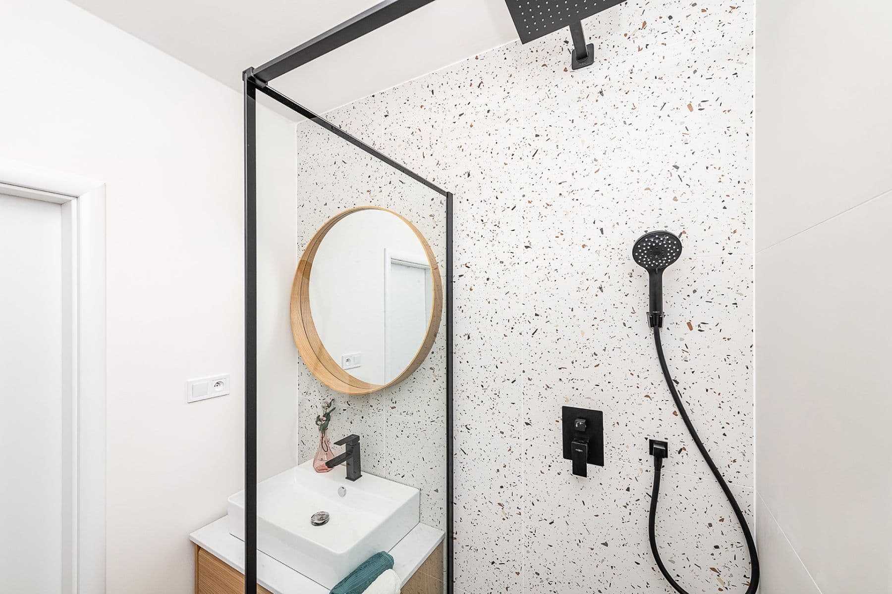 Predaj bytu 4-izbový 72 m², Lešenská, Praha, Praha Predaj bytu 4-izbový 72 m², Lešenská, Praha, Praha