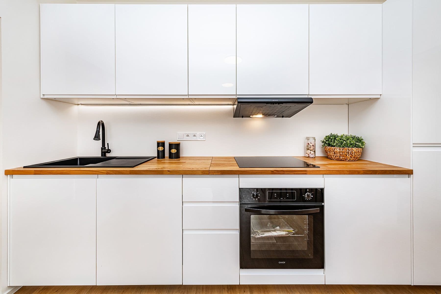 Predaj bytu 4-izbový 72 m², Lešenská, Praha, Praha Predaj bytu 4-izbový 72 m², Lešenská, Praha, Praha