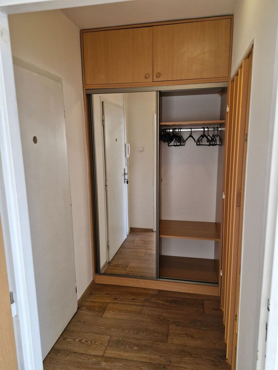 Prenájom bytu 1-izbový 38 m², Gdaňská, Praha, Praha Prenájom bytu 1-izbový 38 m², Gdaňská, Praha, Praha