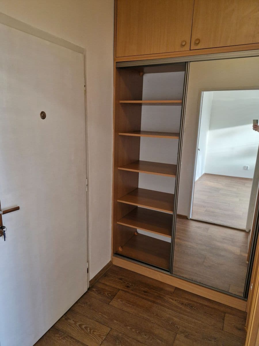 Prenájom bytu 1-izbový 38 m², Gdaňská, Praha, Praha Prenájom bytu 1-izbový 38 m², Gdaňská, Praha, Praha