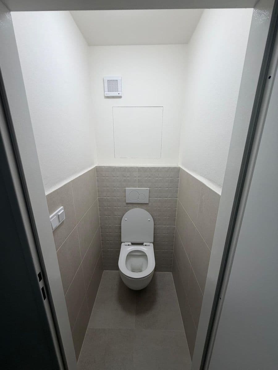 Prenájom bytu 3-izbový 62 m², V Průčelí, Praha, Praha Prenájom bytu 3-izbový 62 m², V Průčelí, Praha, Praha