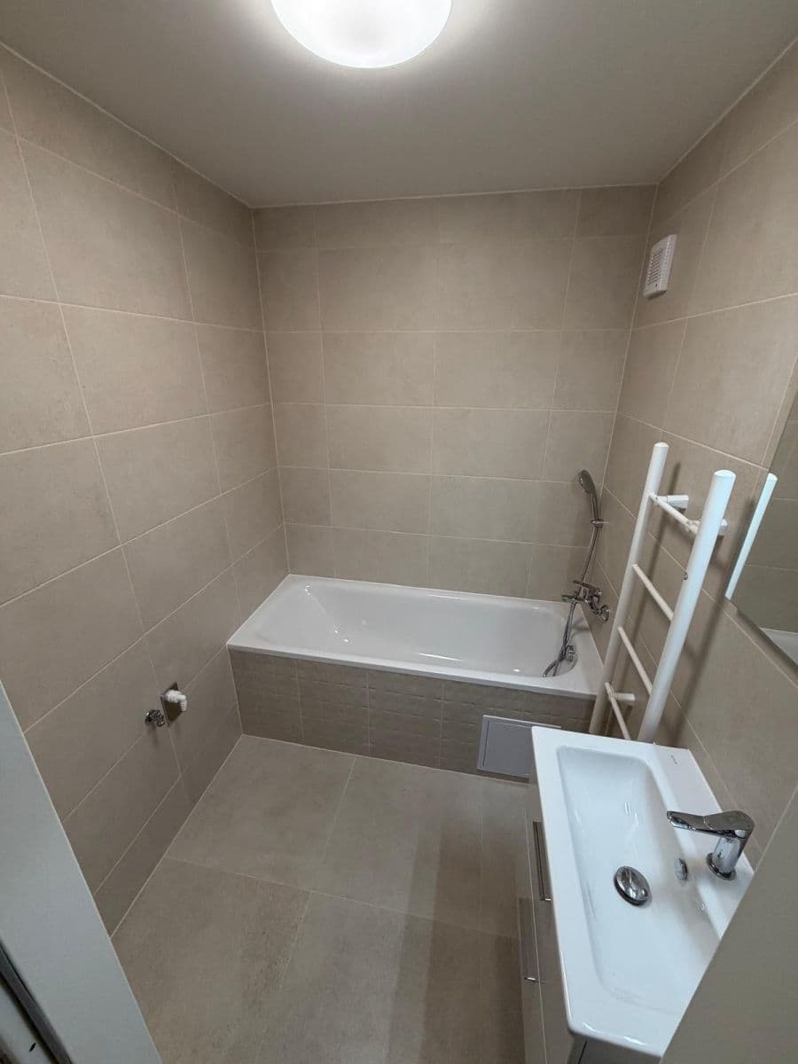 Prenájom bytu 3-izbový 62 m², V Průčelí, Praha, Praha Prenájom bytu 3-izbový 62 m², V Průčelí, Praha, Praha